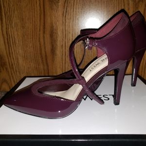 Size 5.5 Burgundy Nine West Heels